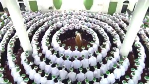 Hadra - zikr- white circle around the Shaykh