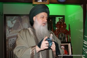 Shaykh Nurjan saying the Real Shahada -Holy Hair of Prophet (saws)