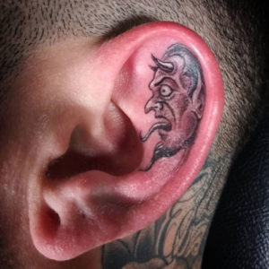 waswas shaitan, Satan attached to ears, inner demon