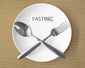 fasting-empty-plate-cutlery