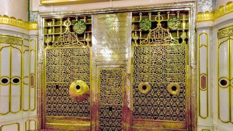 door of Prophet Muhammad (s)’s masjid, nabawi door